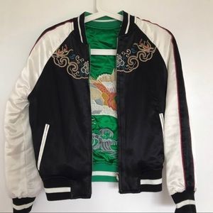 Reversible bomber jacket